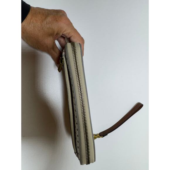 Fossil Clutch Wristlet Wallet Taupe Tan Multi Heart Patterned Canvas Zip Around - Picture 4 of 10